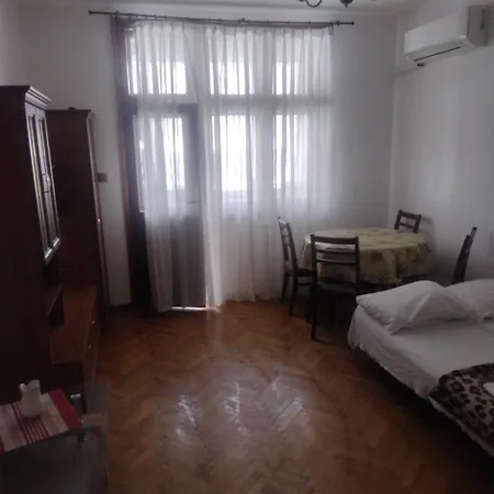 Apartament 27 Юли 10 Бюджет