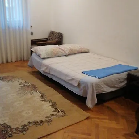 27 Юли 10 Бюджет Apartament Varna